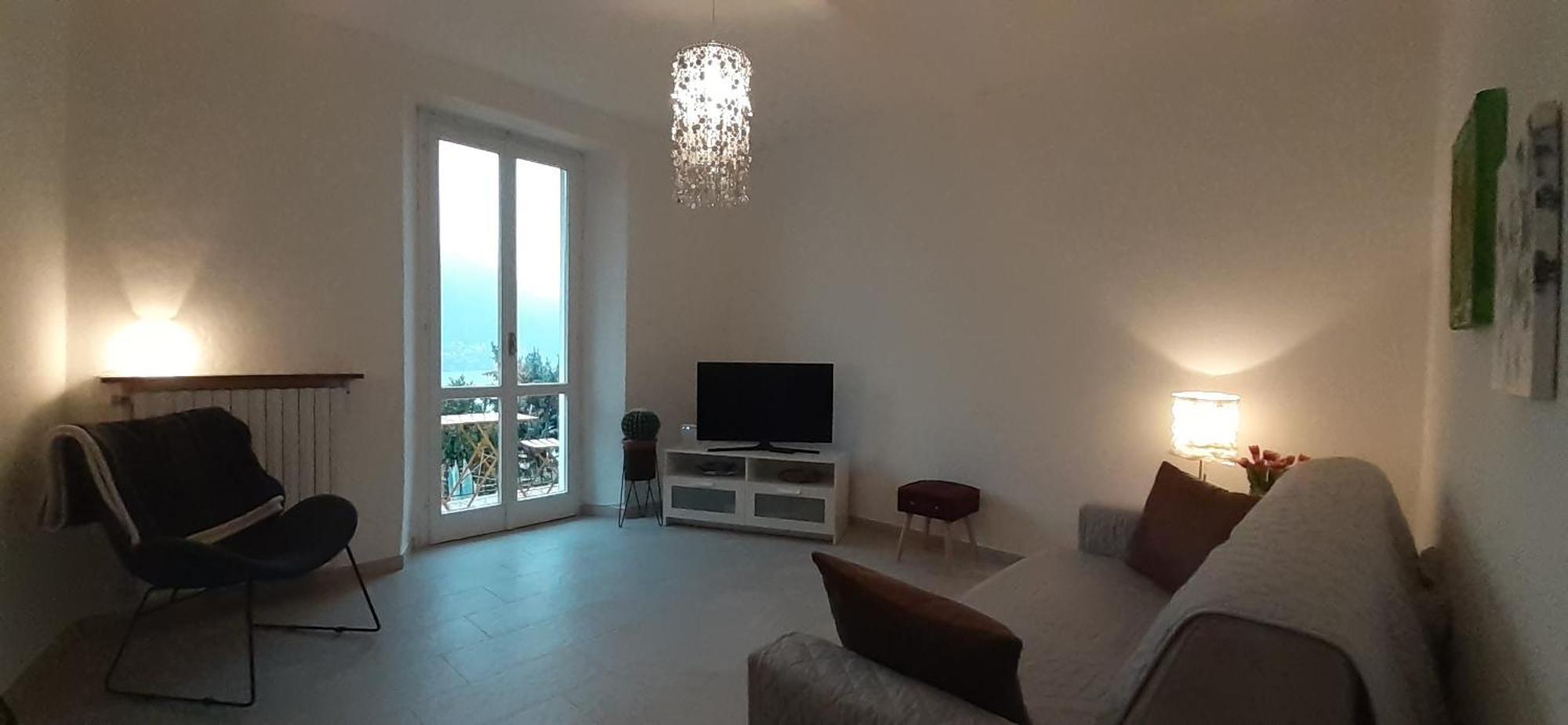 Flora Appartement Moltrasio Buitenkant foto
