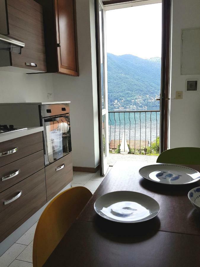 Flora Appartement Moltrasio Buitenkant foto
